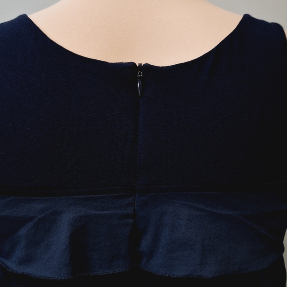 🅱️🅾️G🅾️ BCBG navy ruffles sleeveless dress - Picture 6 of 8